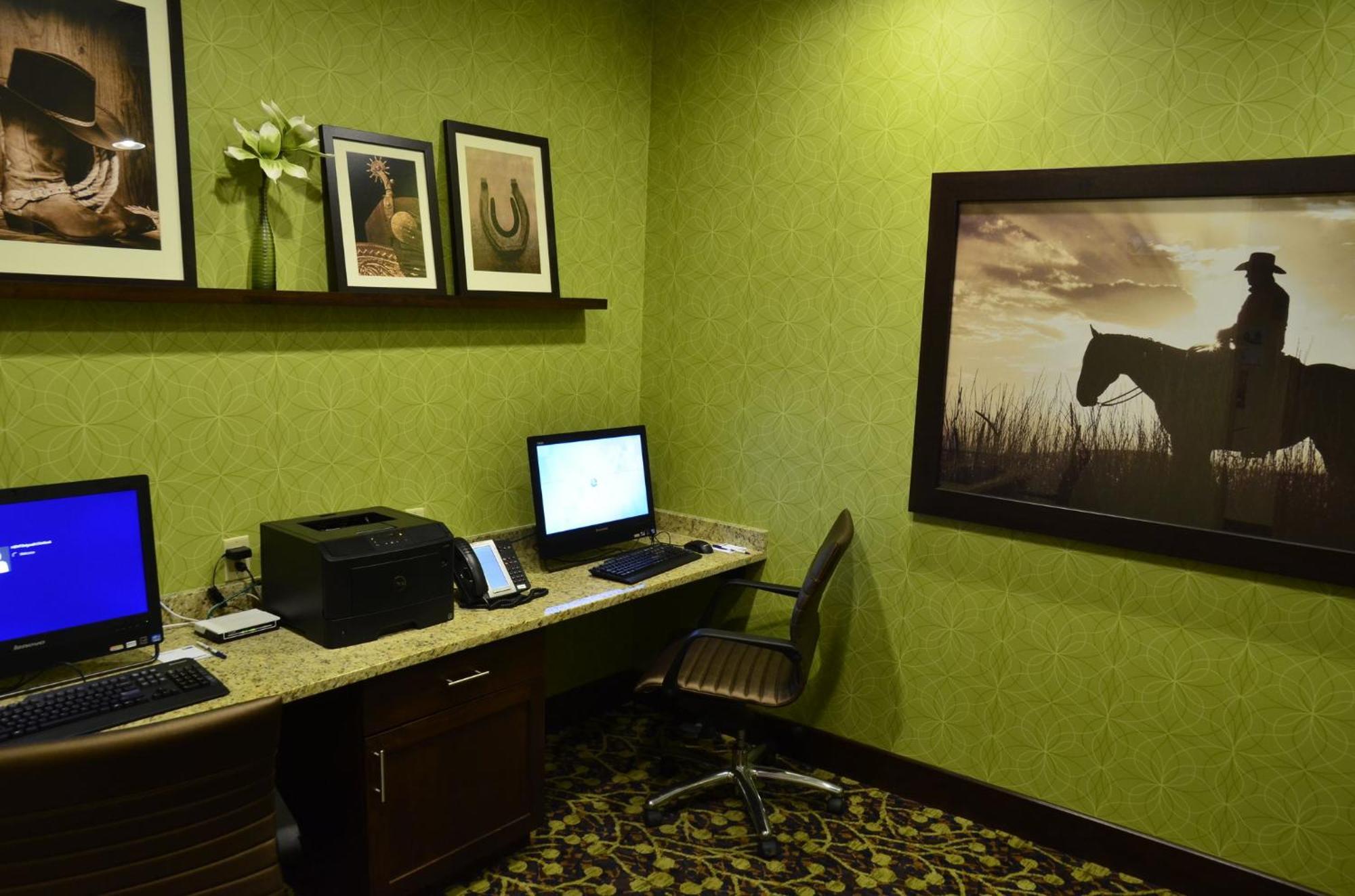 Holiday Inn Express Belgrade-Bozeman Area By Ihg Εξωτερικό φωτογραφία